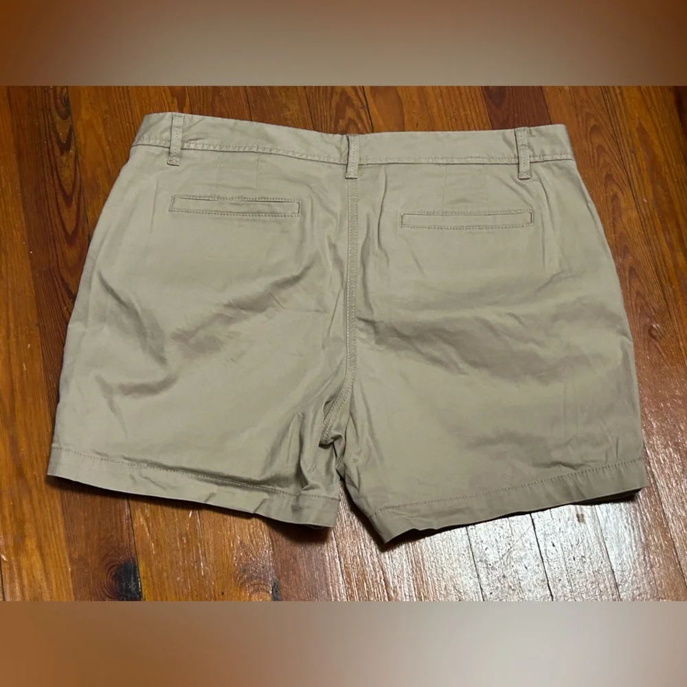 Talbots 12p Khaki Girlfriend Chino Shorts - Picture 3 of 4
